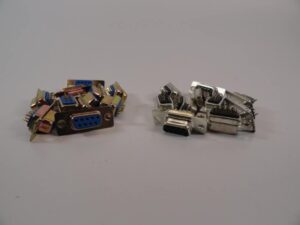 DB9 DB 9 D-Sub 9 Pin Solder Connectors Female - LOT OF 10 Black / 10 Blue