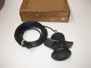 Low Profile Thru-Hull 200khz Transducer w/3 Pin Connector 776-0015 *NEW*