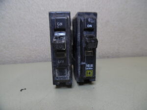Square D LL-1524/XG-9494 20 Amp Plug-On Circuit Breaker -LOT OF 2