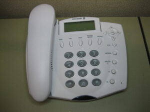 Ericsson F200 SMS Telephone Phone - FREE US SHIPPING