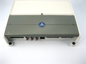 JL Audio M400/4-24V Marine Amplifier 24V For Parts or Repair