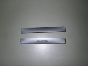 Garmin 010-11258-10 VHF Active Speaker Silver Top and Bottom Snap Covers