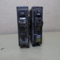 Square D LL-1524/XG-9494 20 Amp Plug-On Circuit Breaker -LOT OF 2